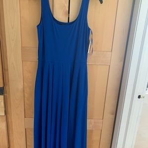 Beautiful Maxie length dress w/tags that can either be casual or more dressy.